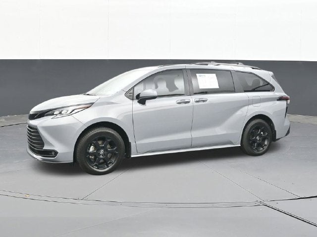 2025 Toyota Sienna Woodland Edition