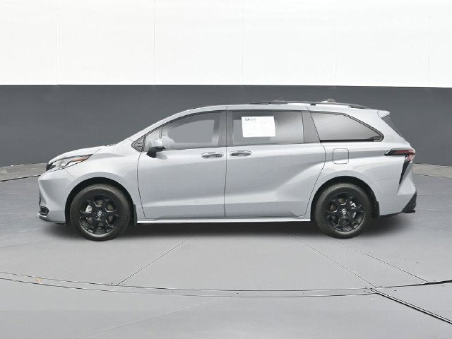 2025 Toyota Sienna Woodland Edition