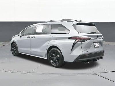 2025 Toyota Sienna Woodland Edition