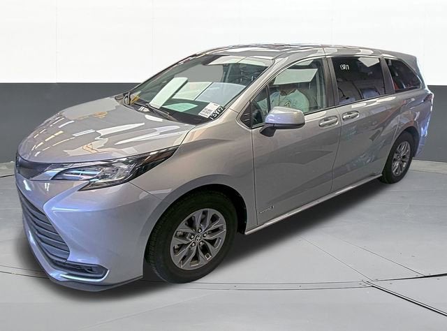 2021 Toyota Sienna LE