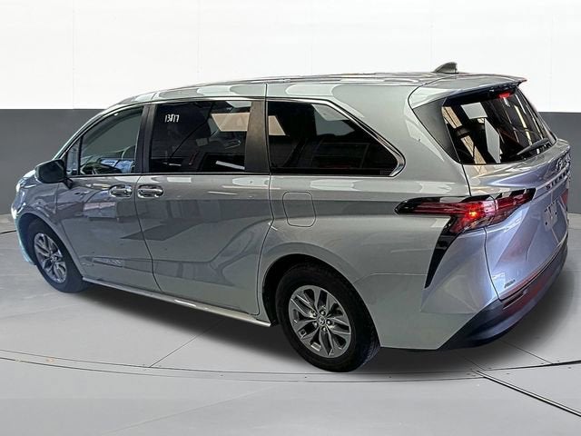 2021 Toyota Sienna LE