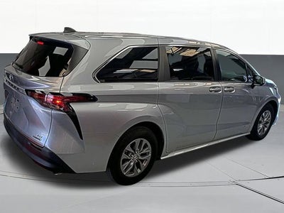 2021 Toyota Sienna LE