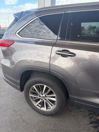 2019 Toyota Highlander SE