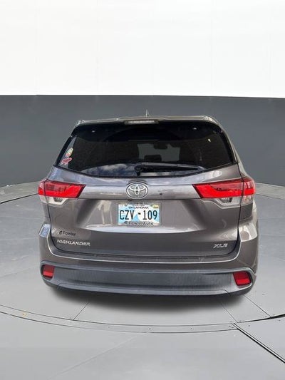2019 Toyota Highlander SE