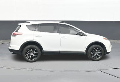 2017 Toyota RAV4 SE