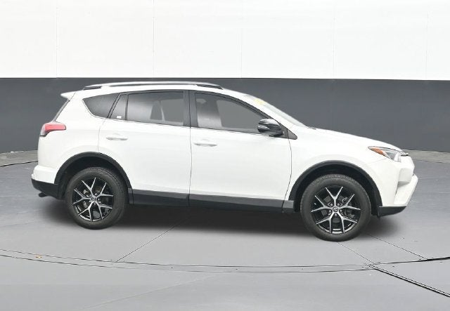 2017 Toyota RAV4 SE