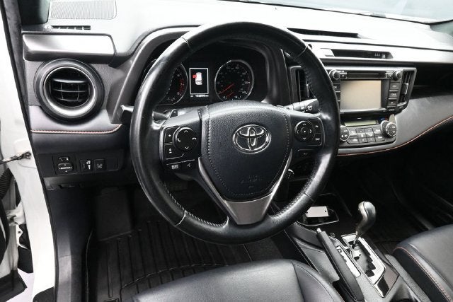2017 Toyota RAV4 SE