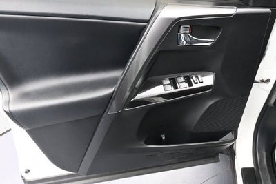 2017 Toyota RAV4 SE
