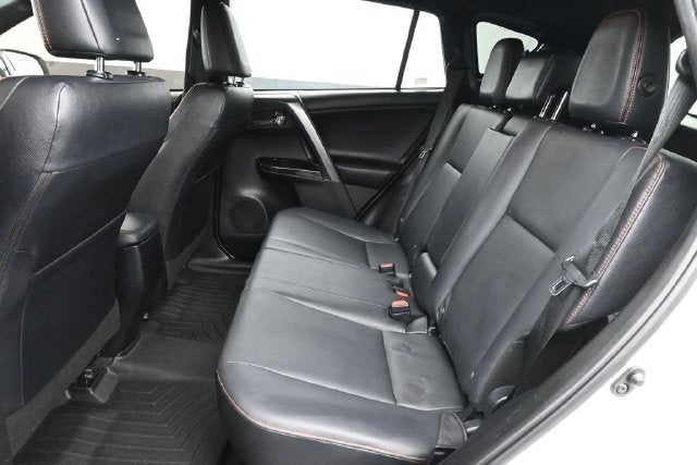 2017 Toyota RAV4 SE