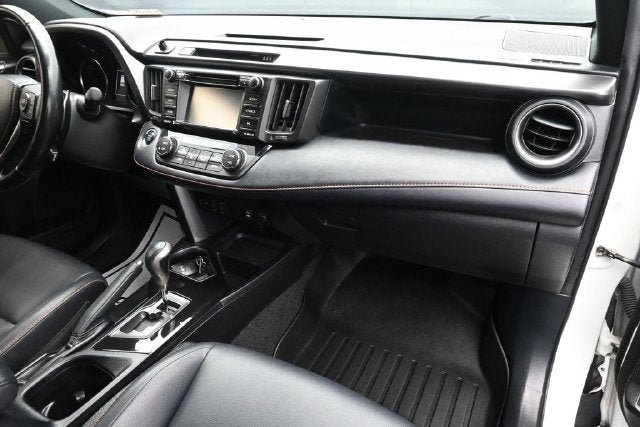 2017 Toyota RAV4 SE