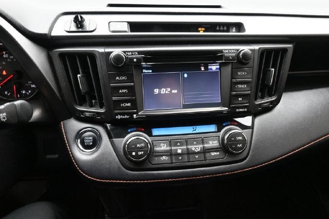 2017 Toyota RAV4 SE