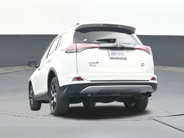 2017 Toyota RAV4 SE