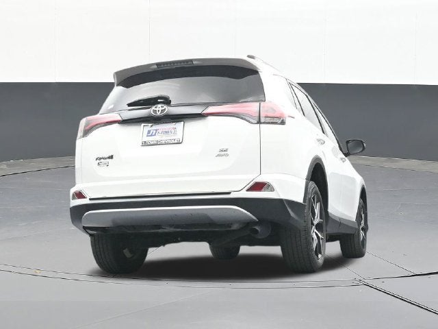 2017 Toyota RAV4 SE