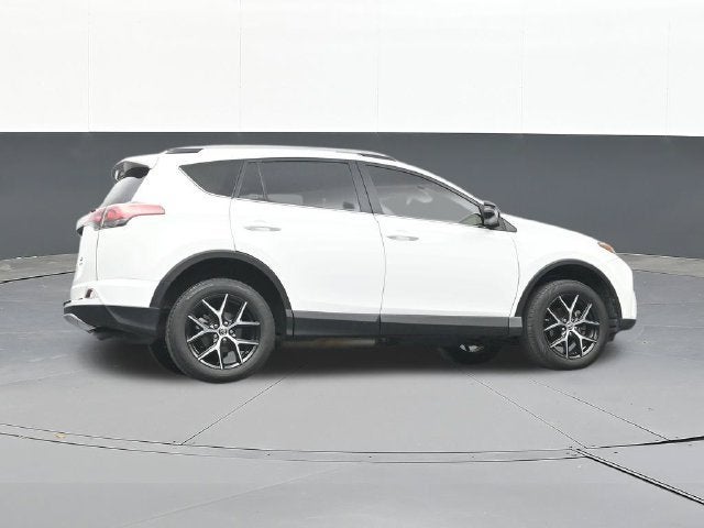 2017 Toyota RAV4 SE