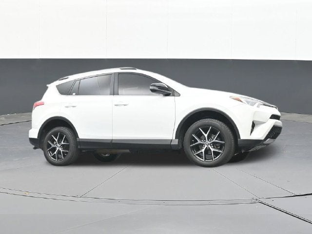 2017 Toyota RAV4 SE