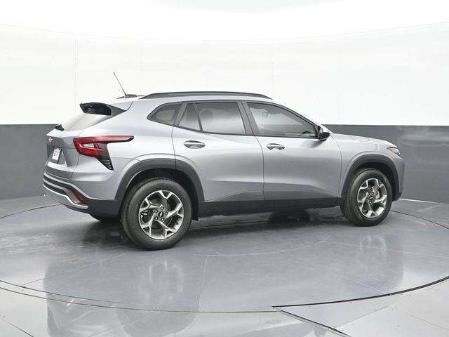 2026 Chevrolet Trax LT - Photo 11