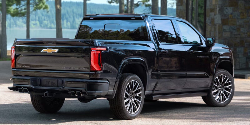 2027 Chevrolet Silverado 1500 High Country rear three-quarter